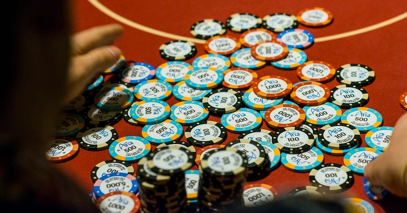 stacking_poker